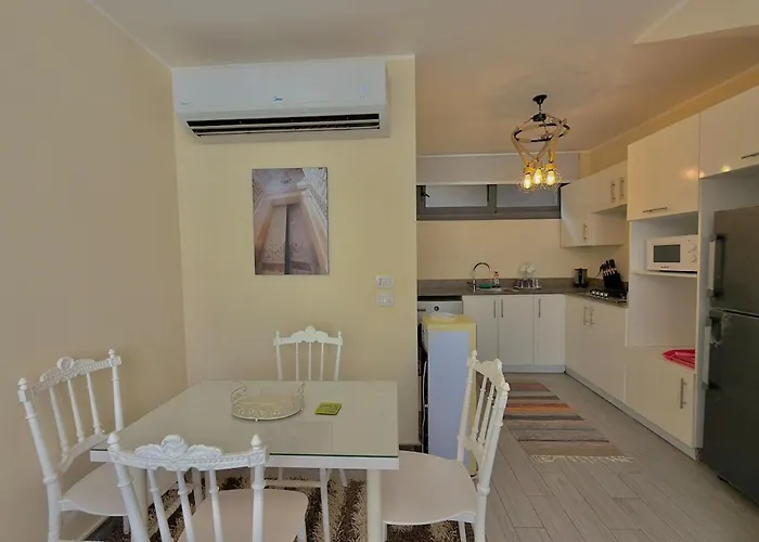 1 Bd Duplex With Private Pool And 2 Bathrooms